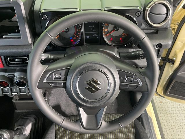 �y�����v�����X�e�A�����O�z�㎿�Ȋv���g�p���邱�ƂŁA��ɂ����������݂ƂĂ��^�]���₷���n���h���ł���