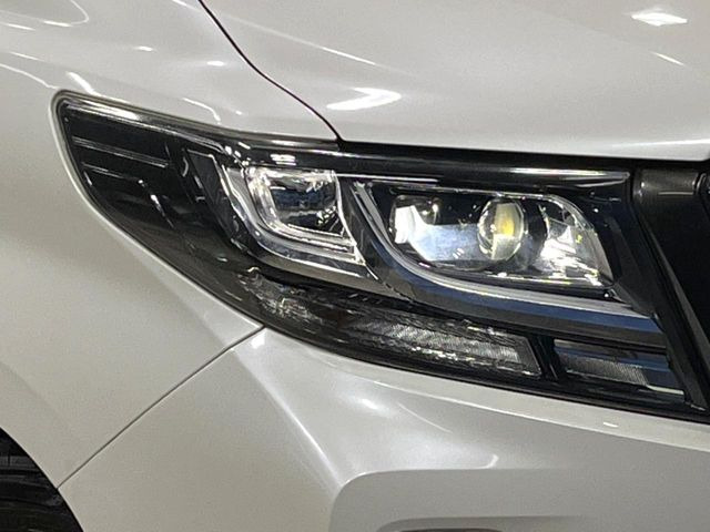 �yLED�w�b�h���C�g�z���V����ԑ��s�����ǍD�Ȏ��E���m�ۂ����S���ĉ^�]�ł��鍂�P�xLED�w�b�h���C�g�𑕔�!�_�����x�������A����d�͂��}�����Ă��܂��B