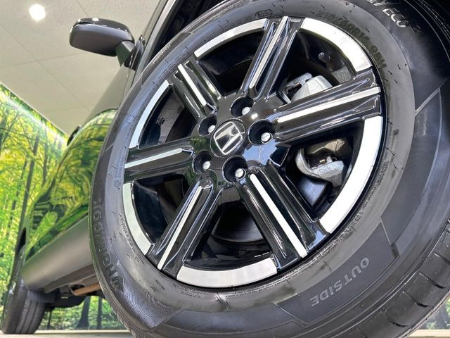 �y����16�C���`�A���~�z�C�[���z�O�ςɃ}�b�`���������A���~�z�C�[���𑕒����Ă���܂��B�e��ЊO�A���~�z�C�[����A�X�^�b�h���X�^�C�����戵�����Ă���܂��B���񂲑��k����������