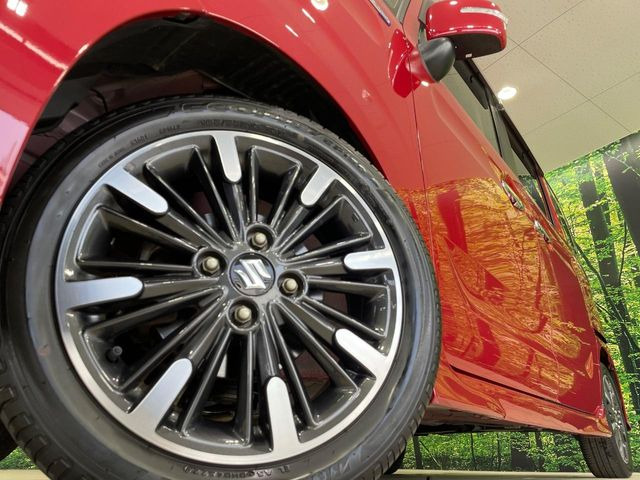 �y����15�C���`�A���~�z�C�[���z�O�ςɃ}�b�`���������A���~�z�C�[���𑕒����Ă���܂��B�e��ЊO�A���~�z�C�[����A�X�^�b�h���X�^�C�����戵�����Ă���܂��B���񂲑��k����������