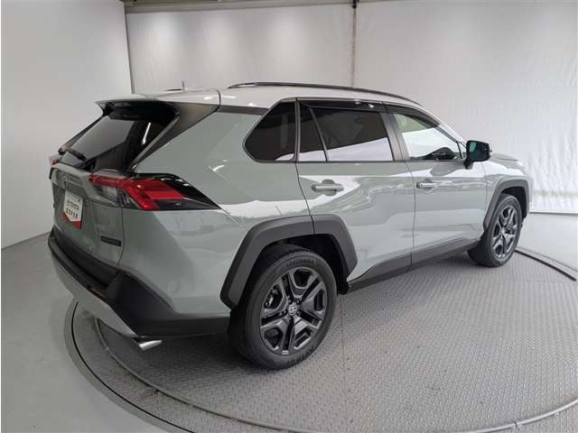 RAV42.0 アドベンチャー 4WD