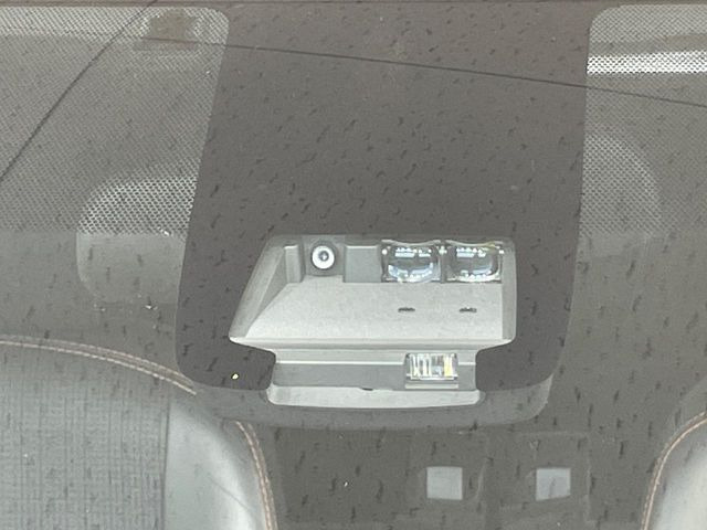 �y�g���^�Z�[�t�e�B�Z���X�z���s���ɑO���̎ԗ�����F�����A�Փ˂������Ȏ��͌x��ƃu���[�L�ŏՓˉ���Ɣ�Q�y�����A�V�X�g�B�����S�Ƀh���C�u�����y���݂��������܂��B