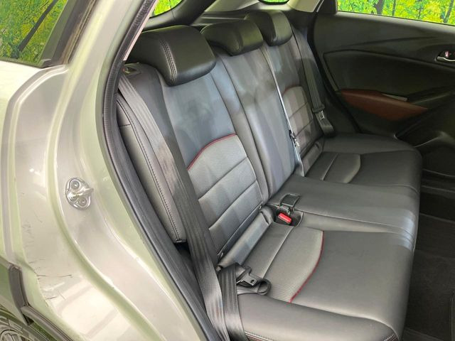 ���i���ȃI���W�i���t���A�}�b�g���I�v�V�����ɂĂ��p�ӂ��Ă���܂��B���D���ȃf�U�C����J���[�����Ԃɍ��킹�đI��ł����������Ƃ��ł��܂���