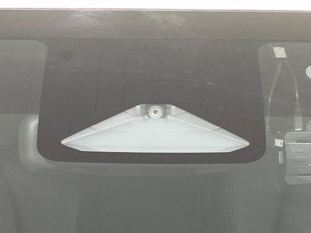 �y�g���^�Z�[�t�e�B�Z���X�z���s���ɑO���̎ԗ�����F�����A�Փ˂������Ȏ��͌x��ƃu���[�L�ŏՓˉ���Ɣ�Q�y�����A�V�X�g�B�����S�Ƀh���C�u�����y���݂��������܂��B