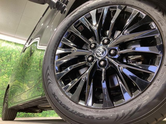 【純正19インチアルミホイール】外観にマッチした純正アルミホイールを装着しております。各種社外アルミホイールや、スタッドレスタイヤも取扱いしております。是非ご相談ください♪