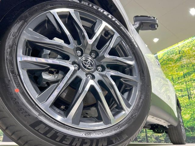 �y����18�C���`�A���~�z�C�[���z�O�ςɃ}�b�`���������A���~�z�C�[���𑕒����Ă���܂��B�e��ЊO�A���~�z�C�[����A�X�^�b�h���X�^�C�����戵�����Ă���܂��B���񂲑��k������