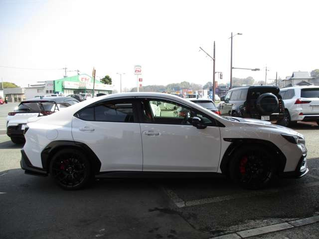 お電話はフリーダイヤルでどうぞ★0078-6002-334194★(携帯PHS可) ★場所は、国体道路沿い パークドーム(KKウイング)そば オレンジの旗が目印です★