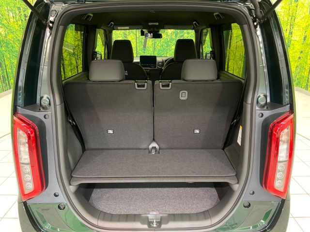 ���i�̂���������ʋ΁A���}���ɏ\���ȉ׎��X�y�[�X���m�ۂ��Ă���܂��B�Z�J���h�V�[�g��|���ƁA�傫�ȉו��̐ύڂ��\�ł���