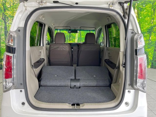 ���i�̂���������ʋ΁A���}���ɏ\���ȉ׎��X�y�[�X���m�ۂ��Ă���܂��B�Z�J���h�V�[�g��|���ƁA�傫�ȉו��̐ύڂ��\�ł���