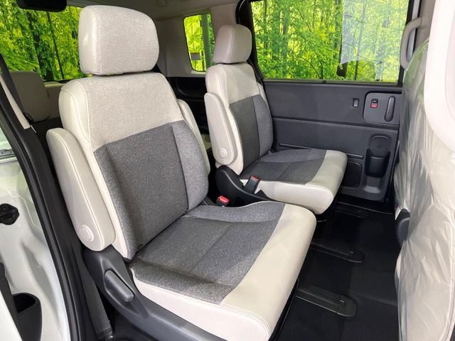 ���i���ȃI���W�i���t���A�}�b�g���I�v�V�����ɂĂ��p�ӂ��Ă���܂��B���D���ȃf�U�C����J���[�����Ԃɍ��킹�đI��ł����������Ƃ��ł��܂���