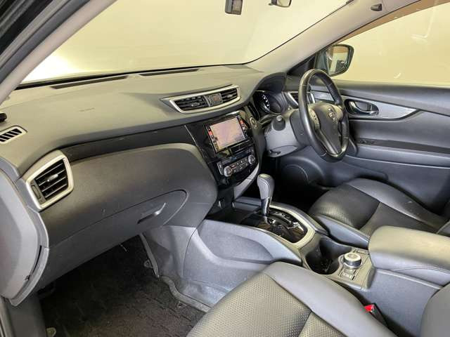 お好みのオプションを装着して御納車することも可能です。ナビ・バックカメラ・ETC・後席フリップダウンモニター・コーティング・シートカバー・ドライブレコーダー・エンジンスターター などなど取扱多数!