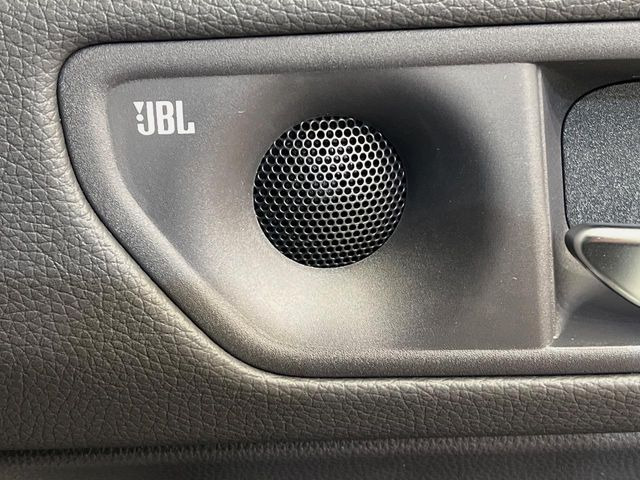 �yJBL�T�E���h�V�X�e���t�������i�r�z�[���̃i�r�@�\�͂������A���x�ȃ`���[�j���O�\�͂����ڂ���Ă���A�������ȉ��y�����y���݂��������܂���