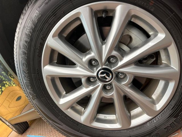 �y����17�C���`�A���~�z�C�[���z�O�ςɃ}�b�`���������A���~�z�C�[���𑕒����Ă���܂��B�e��ЊO�A���~�z�C�[����A�X�^�b�h���X�^�C�����戵�����Ă���܂��B���񂲑��k����������