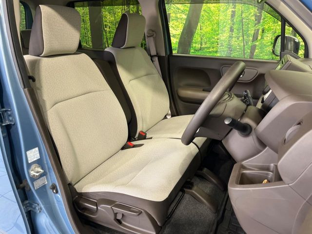 運転席シート廻りは使用感も少なく、良好な状態となっています。丁寧に使われていたことがよくわかりますね。