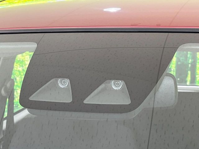 �y�X�}�[�g�A�V�X�g�z���s���ɑO���̎ԗ�����F�����A�Փ˂������Ȏ��͌x��ƃu���[�L�ŏՓˉ���Ɣ�Q�y�����A�V�X�g�B�����S�Ƀh���C�u�����y���݂��������܂��B