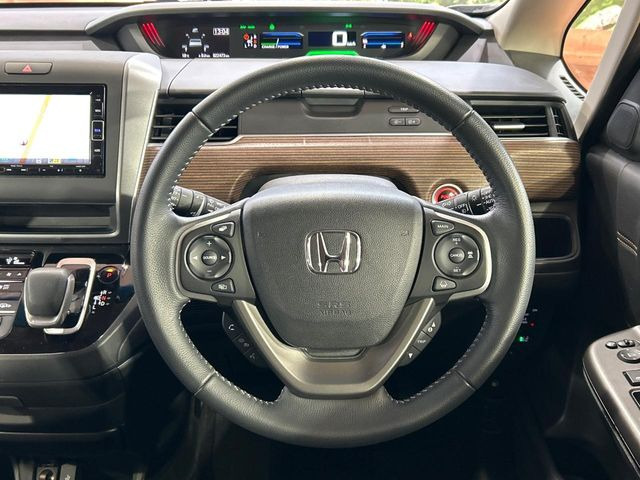 �y�����v�����X�e�A�����O�z�㎿�Ȋv���g�p���邱�ƂŁA��ɂ����������݂ƂĂ��^�]���₷���n���h���ł���