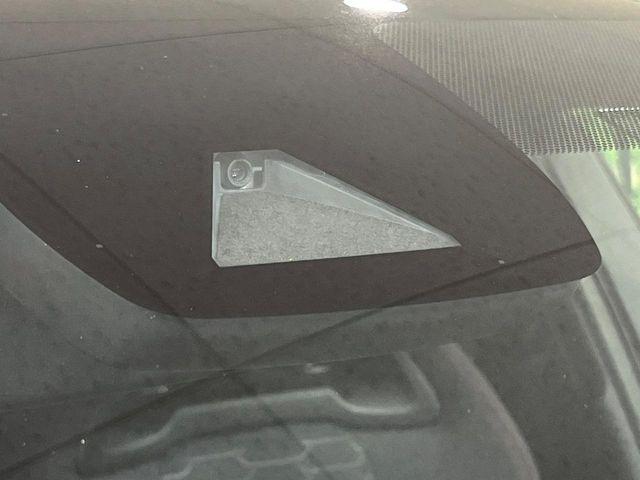 �y�g���^�Z�[�t�e�B�Z���X�z���s���ɑO���̎ԗ�����F�����A�Փ˂������Ȏ��͌x��ƃu���[�L�ŏՓˉ���Ɣ�Q�y�����A�V�X�g�B�����S�Ƀh���C�u�����y���݂��������܂��B