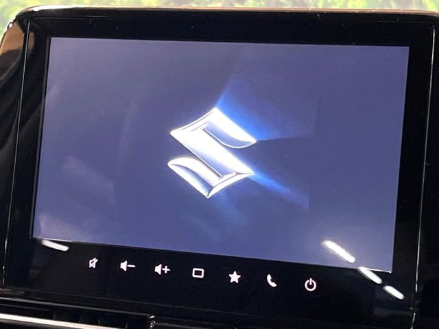 【純正ナビ】人気の純正ナビを装備しております。ナビの使いやすさはもちろん、オーディオ機能も充実!キャンプや旅行はもちろん、通勤や買い物など普段のドライブも楽しくなるはず♪