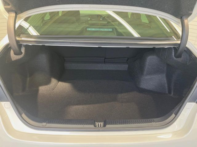 ���i�̂���������ʋ΁A���}���ɏ\���ȉ׎��X�y�[�X���m�ۂ��Ă���܂��B