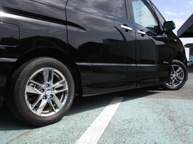 ����SD�i�r�E�t���Z�O�EB�J�����E�ЊO�t���b�v�_�E���EBluetooth�EETC�E�����d���X���C�h�E����16AW�E�v����H�E�N���[�Y�R���g���[���E�v�b�V���X�^�[�g�E�X�}�[�g�L�[�E���s63,884km�E1�I�[�i�[��