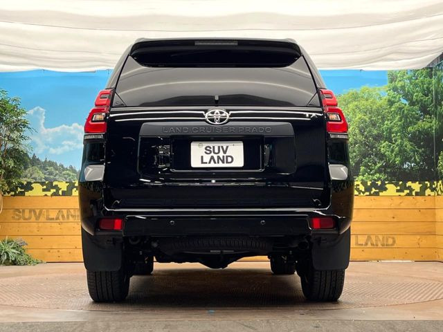 安心の最長10年・走行無制限保証(有償)をご用意。保証内容も充実はもちろん、無料点検&オイル交換や、年中無休の全国・24時間ロードサービスも付帯されておりますのでご安心下さい。