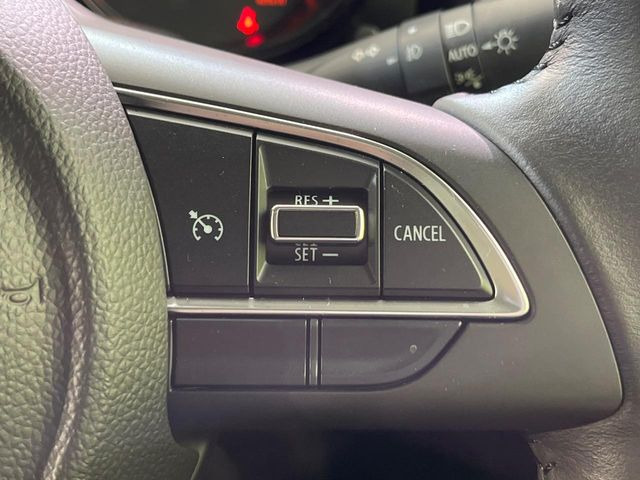 �y�N���[�Y�R���g���[���z�������H�����N���N���s�B�A�N�Z���𗣂��Ă���葬�x�ő��s���ł��A�������^�]���̕��S���y��!�����E�������ȒP�ȃX�C�b�`����Œ����ł��܂��B