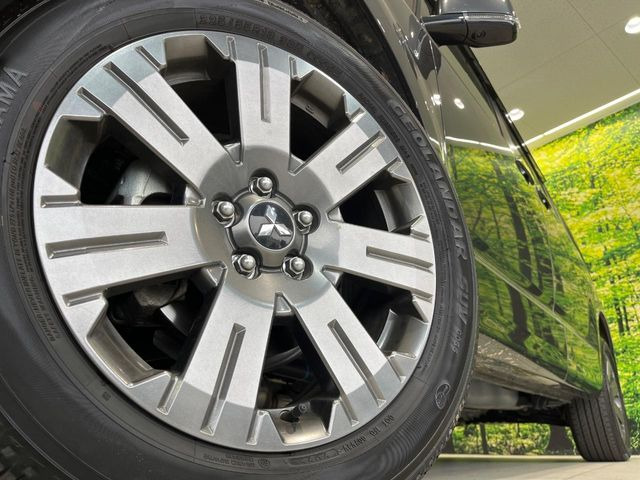 �y����18�C���`�A���~�z�C�[���z�O�ςɃ}�b�`���������A���~�z�C�[���𑕒����Ă���܂��B�e��ЊO�A���~�z�C�[����A�X�^�b�h���X�^�C�����戵�����Ă���܂��B���񂲑��k����������