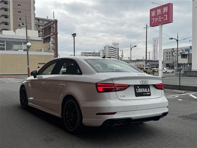 A3セダンSライン ブラック スタイリング