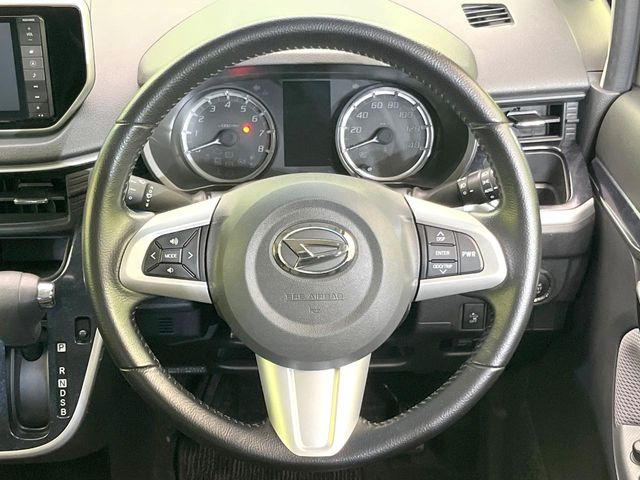 �y�����v�����X�e�A�����O�z�㎿�Ȋv���g�p���邱�ƂŁA��ɂ����������݂ƂĂ��^�]���₷���n���h���ł���