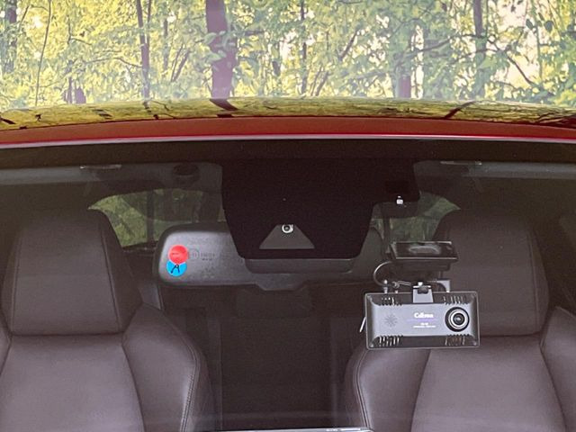 �y�g���^�Z�[�t�e�B�Z���X�z���s���ɑO���̎ԗ�����F�����A�Փ˂������Ȏ��͌x��ƃu���[�L�ŏՓˉ���Ɣ�Q�y�����A�V�X�g�B�����S�Ƀh���C�u�����y���݂��������܂��B