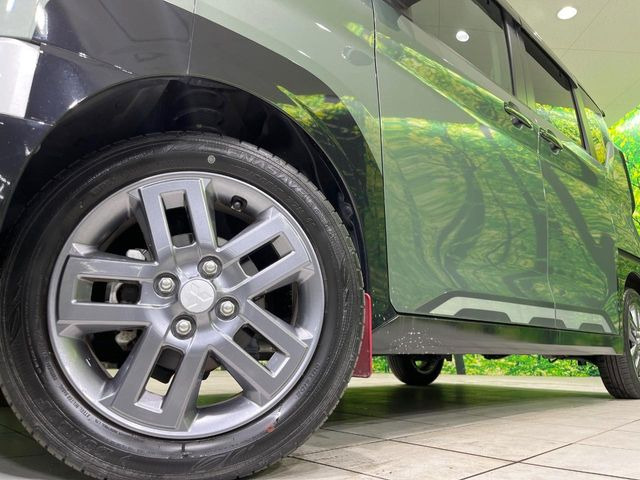 �y����15�C���`�A���~�z�C�[���z�O�ςɃ}�b�`���������A���~�z�C�[���𑕒����Ă���܂��B�e��ЊO�A���~�z�C�[����A�X�^�b�h���X�^�C�����戵�����Ă���܂��B���񂲑��k����������