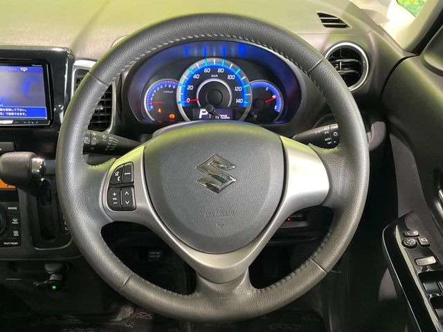 �y�����v�����X�e�A�����O�z�㎿�Ȋv���g�p���邱�ƂŁA��ɂ����������݂ƂĂ��^�]���₷���n���h���ł���