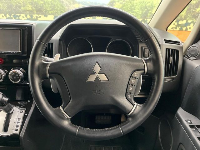 �y�����v�����X�e�A�����O�z�㎿�Ȋv���g�p���邱�ƂŁA��ɂ����������݂ƂĂ��^�]���₷���n���h���ł���