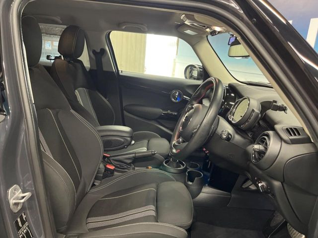 ���V�[�g�̎g�p��:�j��E�ւ�������Ȃ��A�����̒ʂ肫�ꂢ�ȏ�Ԃ��ێ����Ă���܂��B�܂��A�����N���[�j���O�E�R�[�e�B���O�����p�����������܂��B