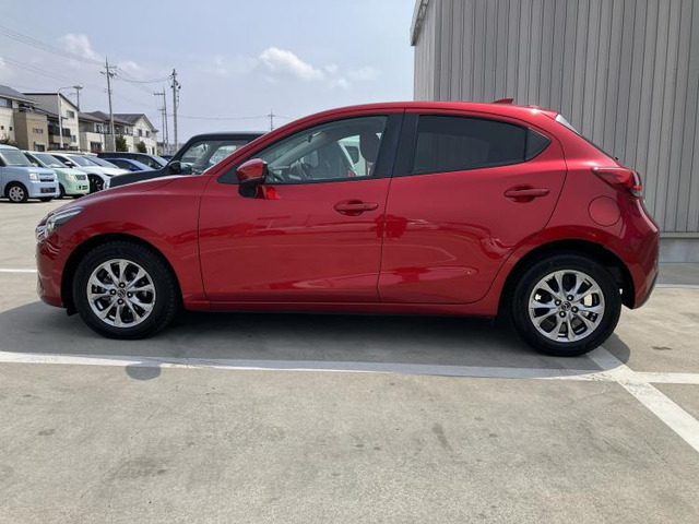 デミオ1.5 15S ノーブル クリムゾン