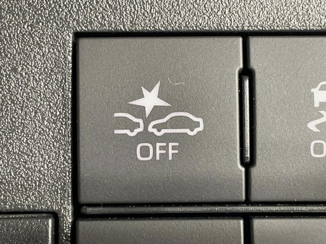 �y�X�}�[�g�A�V�X�g�z���s���ɑO���̎ԗ�����F�����A�Փ˂������Ȏ��͌x��ƃu���[�L�ŏՓˉ���Ɣ�Q�y�����A�V�X�g�B�����S�Ƀh���C�u�����y���݂��������܂��B