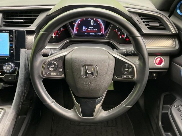 �y�����v�����X�e�A�����O�z�㎿�Ȋv���g�p���邱�ƂŁA��ɂ����������݂ƂĂ��^�]���₷���n���h���ł���