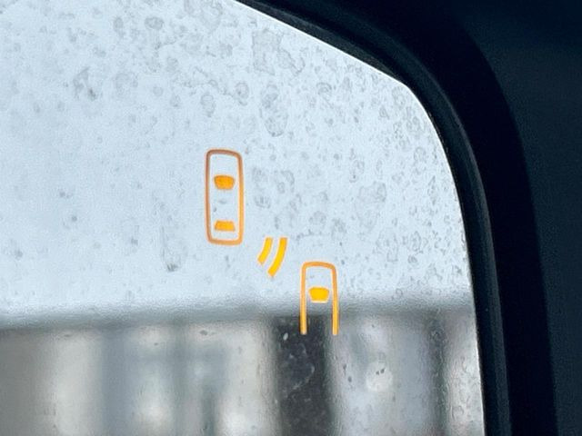 �y�����r�[�N���f�B�e�B�N�V�����z���s���A�h�A�~���[�̎��p�ɂȂ�₷���ӏ��Ɍ㑱�Ԃ��ڋ߂���ƃT�C�h�~���[�t�߂Ɍx����\���A�h���C�o�[�ɒ��ӊ��N�ƁA����̍ۂ̓n���h��������A�V�X�g�����܂��B