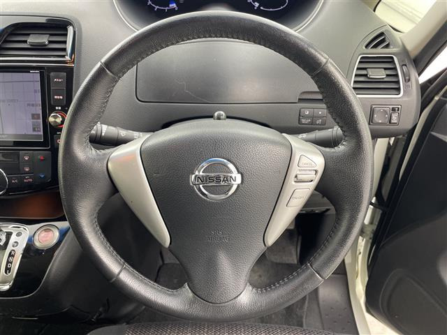 セレナ2.0 ハイウェイスター Vセレクション+Safety S-HYBRID