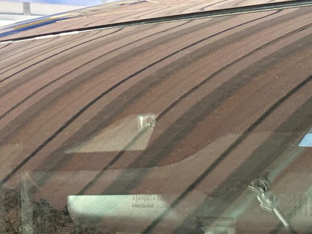 �y�g���^�Z�[�t�e�B�Z���X�z���s���ɑO���̎ԗ�����F�����A�Փ˂������Ȏ��͌x��ƃu���[�L�ŏՓˉ���Ɣ�Q�y�����A�V�X�g�B�����S�Ƀh���C�u�����y���݂��������܂��B