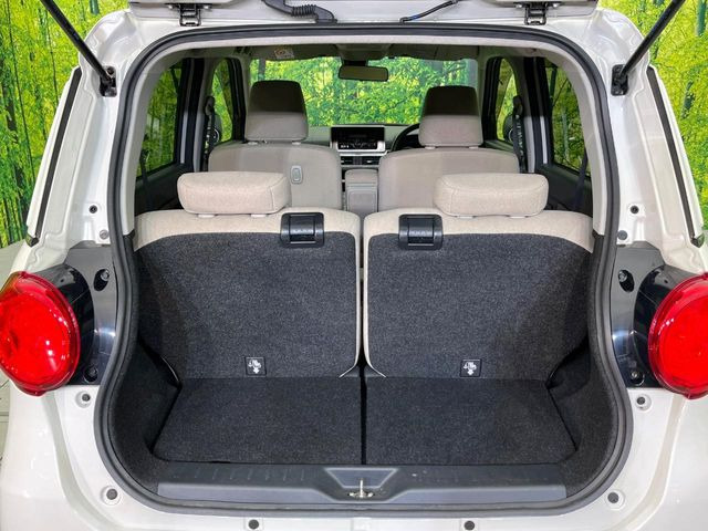 ���i�̂���������ʋ΁A���}���ɏ\���ȉ׎��X�y�[�X���m�ۂ��Ă���܂��B�Z�J���h�V�[�g��|���ƁA�傫�ȉו��̐ύڂ��\�ł���