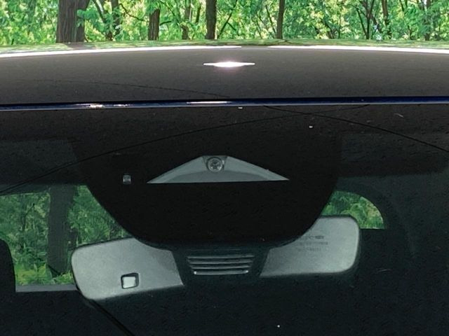 �y�X�}�[�g�u���[�L�T�|�[�g�z���s���ɑO���̎ԗ�����F�����A�Փ˂������Ȏ��͌x��ƃu���[�L�ŏՓˉ���Ɣ�Q�y�����A�V�X�g�B�����S�Ƀh���C�u�����y���݂��������܂��B