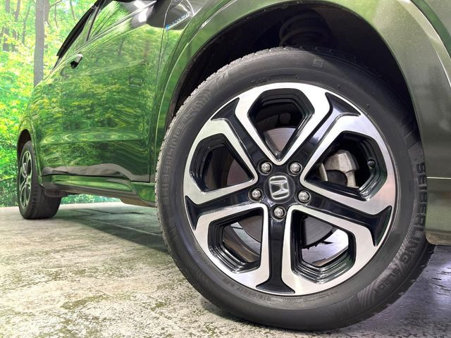 �y����17�C���`�A���~�z�C�[���z�O�ςɃ}�b�`���������A���~�z�C�[���𑕒����Ă���܂��B�e��ЊO�A���~�z�C�[����A�X�^�b�h���X�^�C�����戵�����Ă���܂��B���񂲑��k����������