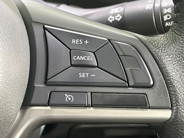 �y�N���[�Y�R���g���[���z�������H�����N���N���s�B�A�N�Z���𗣂��Ă���葬�x�ő��s���ł��A�������^�]���̕��S���y��!�����E�������ȒP�ȃX�C�b�`����Œ����ł��܂��B