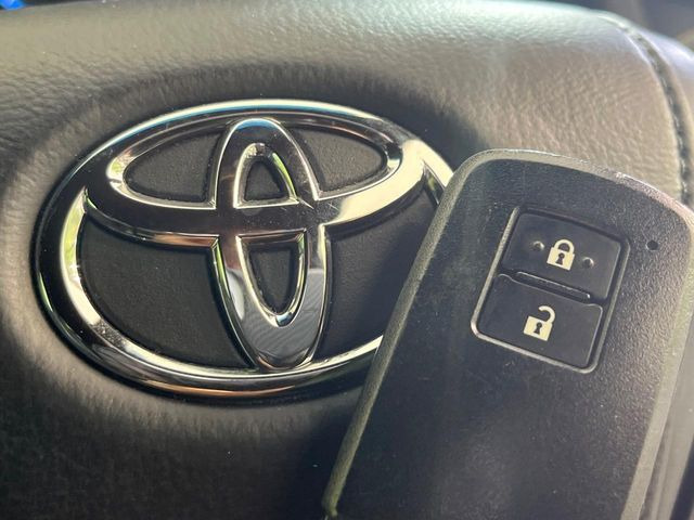 �y�X�}�[�g�L�[�z�J�o����|�P�b�g�ɓ��ꂽ�܂܂ł��h�A�̎{���E�������\�ȃX�}�[�g�L�[�𑕔��B�G���W���̃I���E�I�t�����J�M�����o���K�v����������Ƃ��Ă��֗��ł���