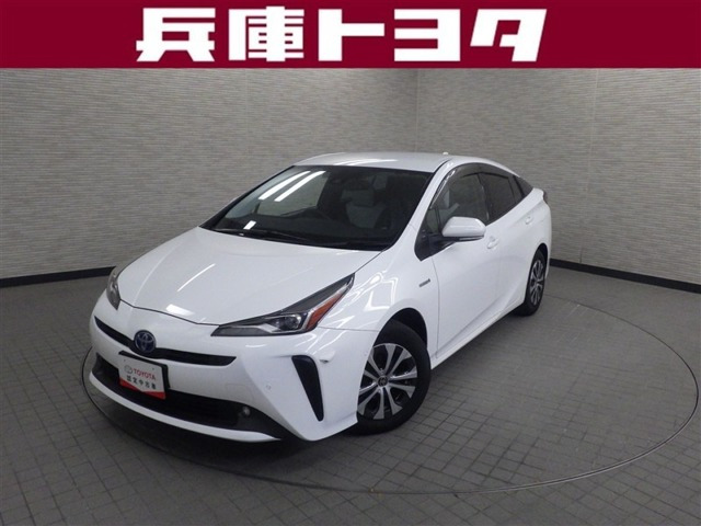 プリウス1.8 A プレミアム E-Four 4WD