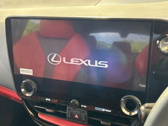 【14インチディスプレイオーディオ】画面内にオーディオ操作はもちろん、空調の調整機能なども盛り込んだ多機能なディスプレイオーディオです!スマートフォン連携はもちろん、車載ナビもお使いいただけます♪