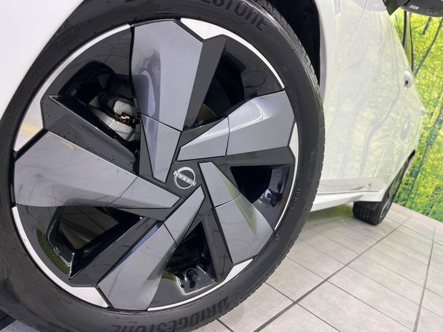 �y����17�C���`�A���~�z�C�[���z�O�ςɃ}�b�`���������A���~�z�C�[���𑕒����Ă���܂��B�e��ЊO�A���~�z�C�[����A�X�^�b�h���X�^�C�����戵�����Ă���܂��B���񂲑��k����������