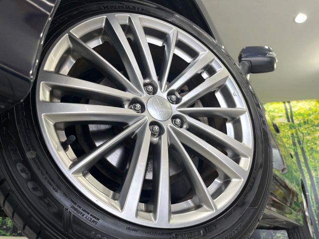 �y����17�C���`�A���~�z�C�[���z�O�ςɃ}�b�`���������A���~�z�C�[���𑕒����Ă���܂��B�e��ЊO�A���~�z�C�[����A�X�^�b�h���X�^�C�����戵�����Ă���܂��B���񂲑��k����������