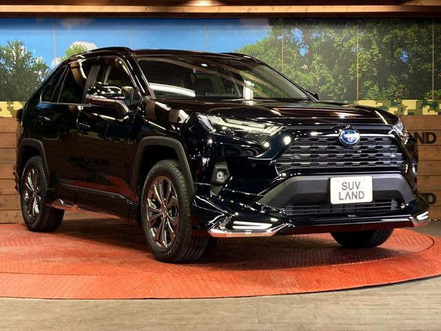 高透明度のガラス皮膜で撥水はもちろん、上質なツヤ・光沢を実現。紫外線や酸性雨から大切な愛車を保護し、色あせ・劣化を防止。「弾スプラッシュコート」、「弾プリミッサコート」からお選びいただけます。